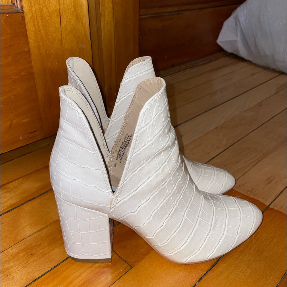 Steve Madden White snake skin heeled booties